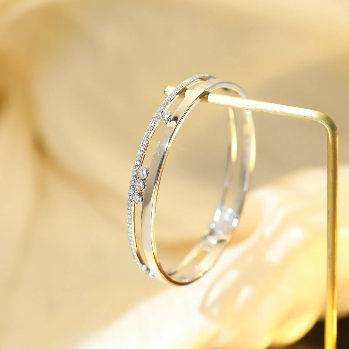 [Royal Jewellery]Move Romane Diamond Bangle Bracelet