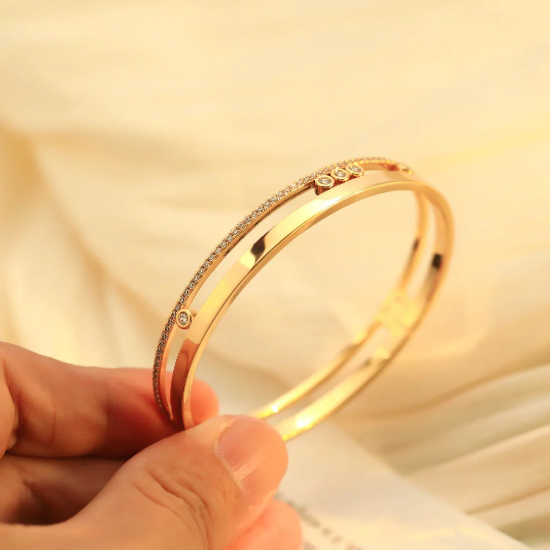 [Royal Jewellery]Move Romane Diamond Bangle Bracelet