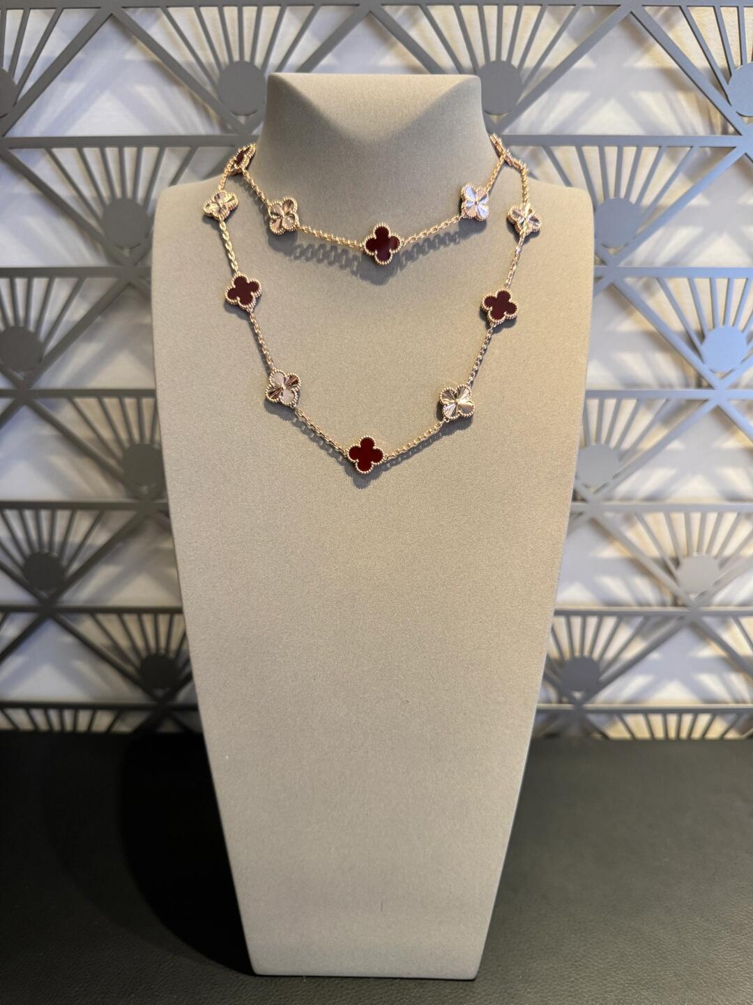 [Royal Jewellery]CLOVER 20 MOTIFS LASER CARNELIAN NECKLACE