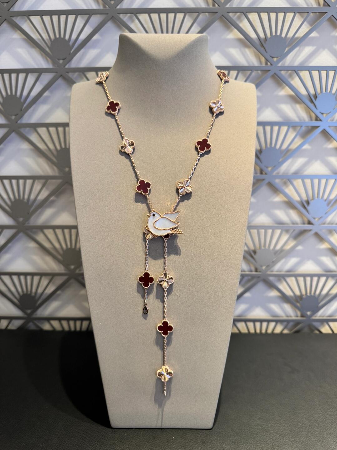 [Royal Jewellery]CLOVER 20 MOTIFS LASER CARNELIAN NECKLACE