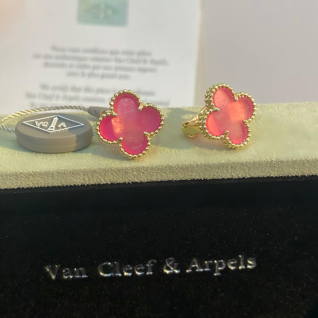[Royal Jewellery]NEW CLOVER 15MM PINK ENAMEL STUD EARRINGS