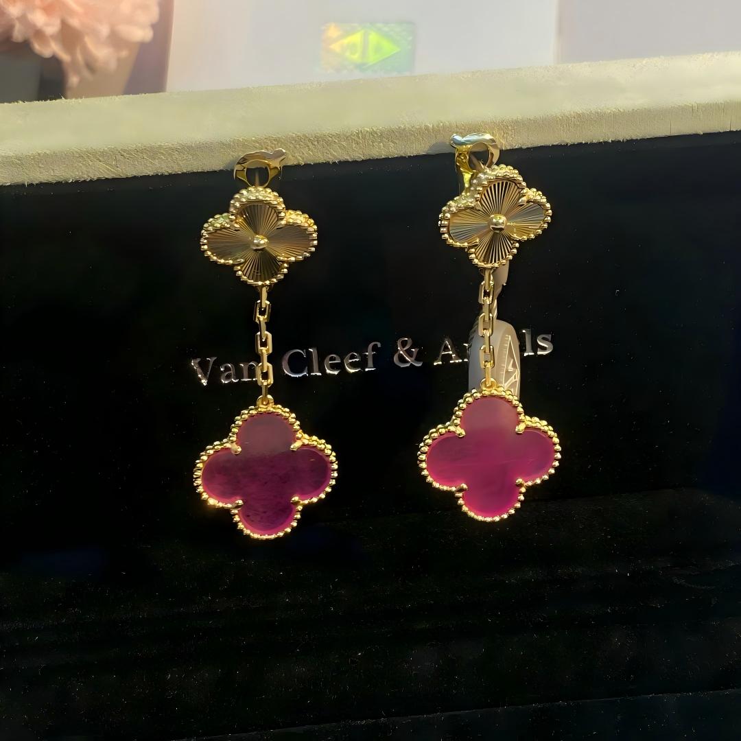 [Royal Jewellery] NEW CLOVER 2 MOTIF PINK ENAMEL EARRINGS