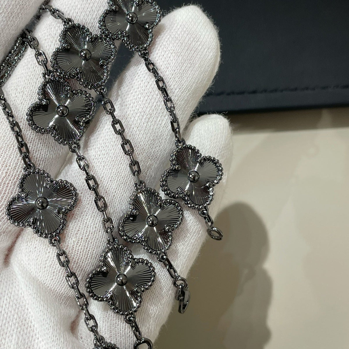 [Royal Jewellery]CLOVER 5 MOTIF BLACK BRACELET