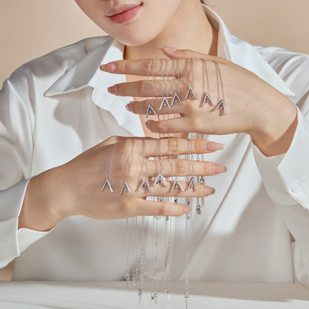 [Royal Jewellery]Sparkling "A" Shape Necklace