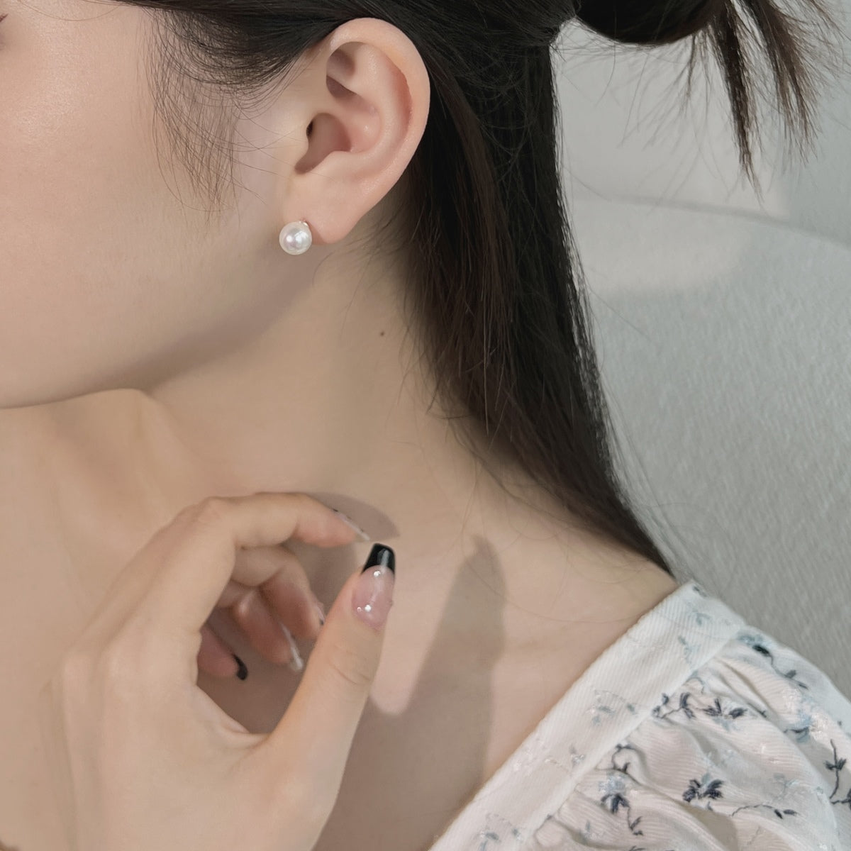 [Royal Jewellery]Delicate Pearl Earrings