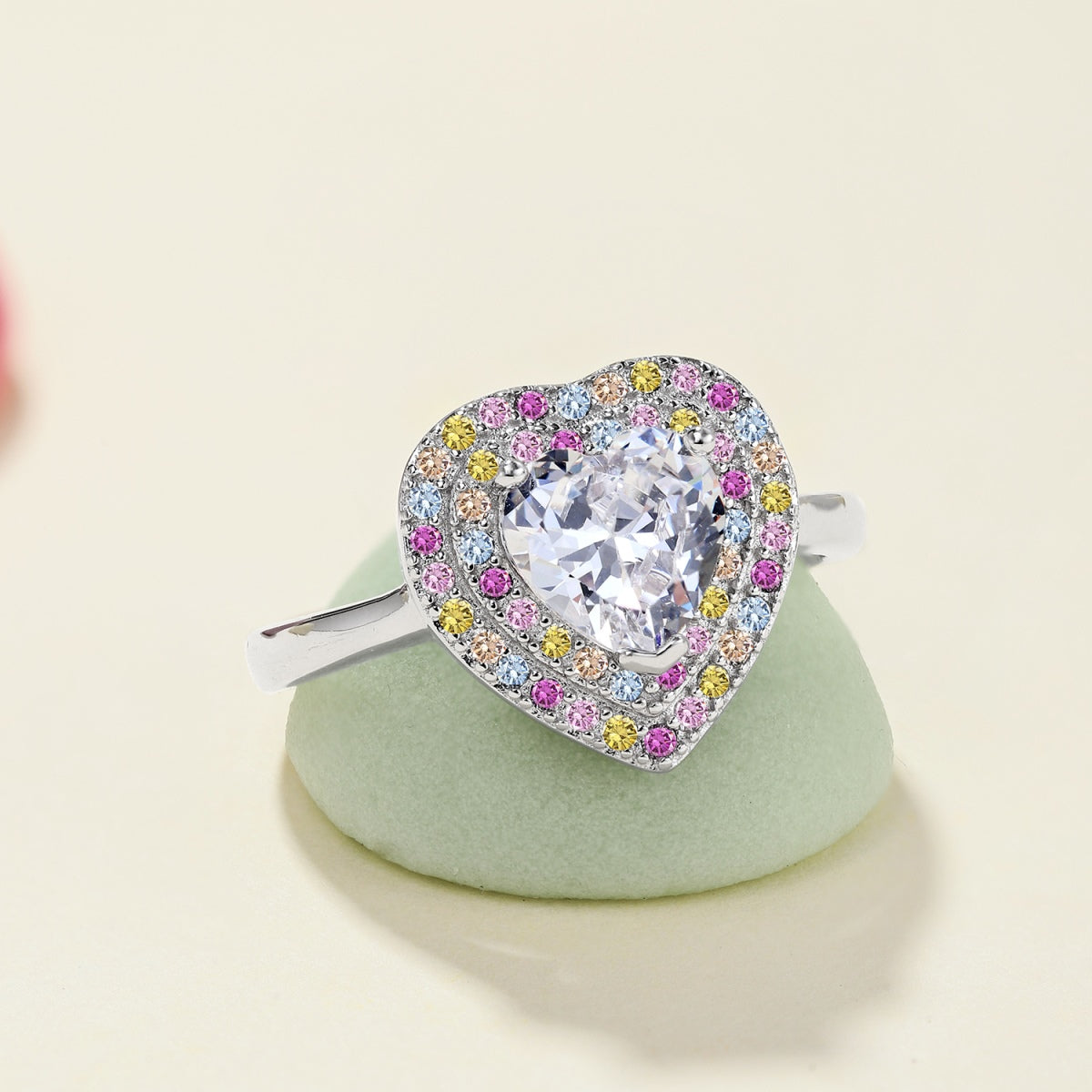 [Royal Jewellery]Delicate Ebullient Heart Shape Wedding Ring