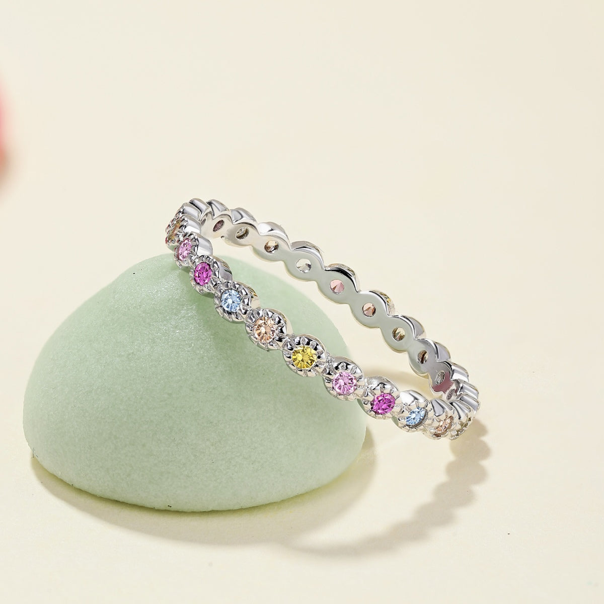 [Royal Jewellery]Radiant Sparkling Round Cut Daily Ring