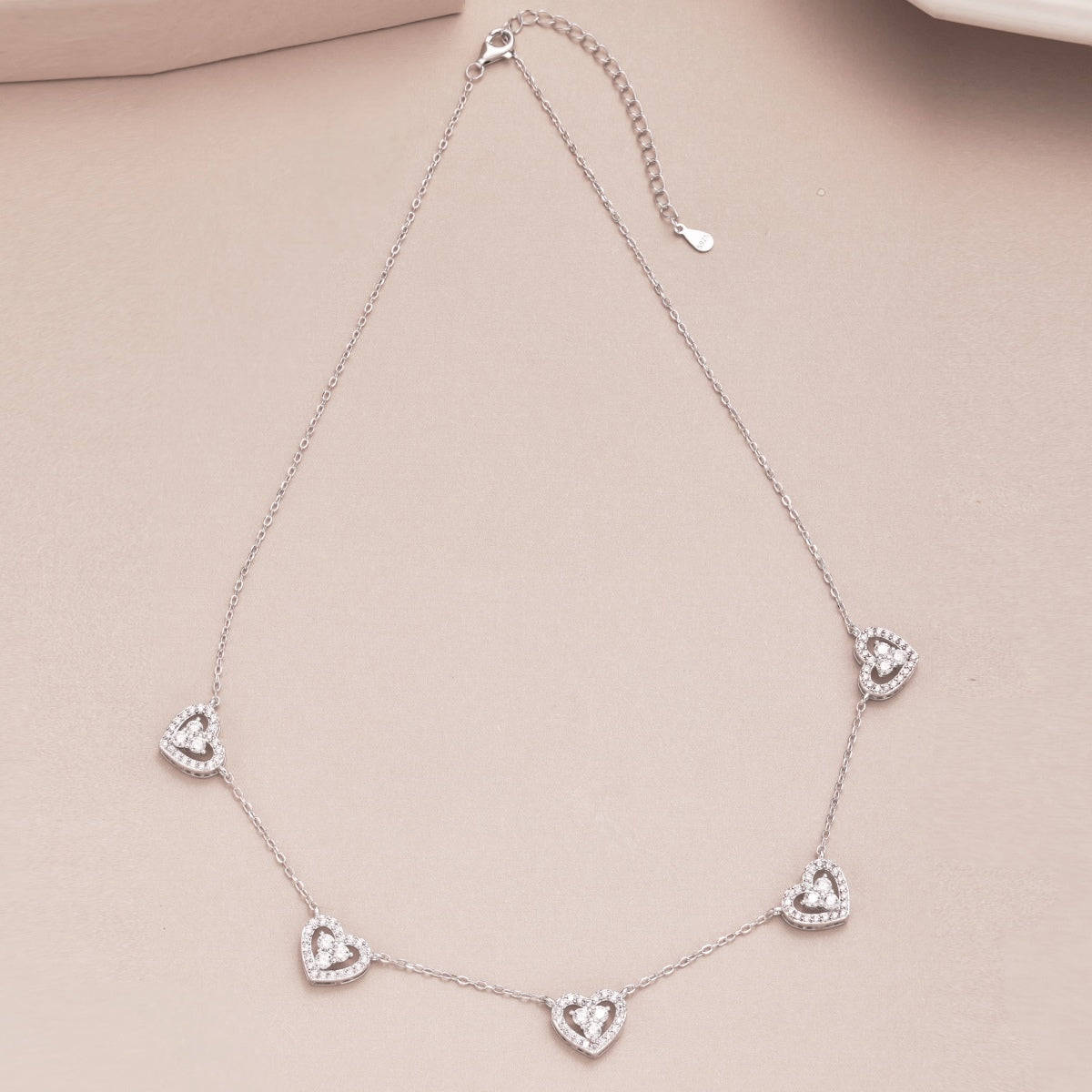 [Royal Jewellery]Sparkling Five Heart Necklace