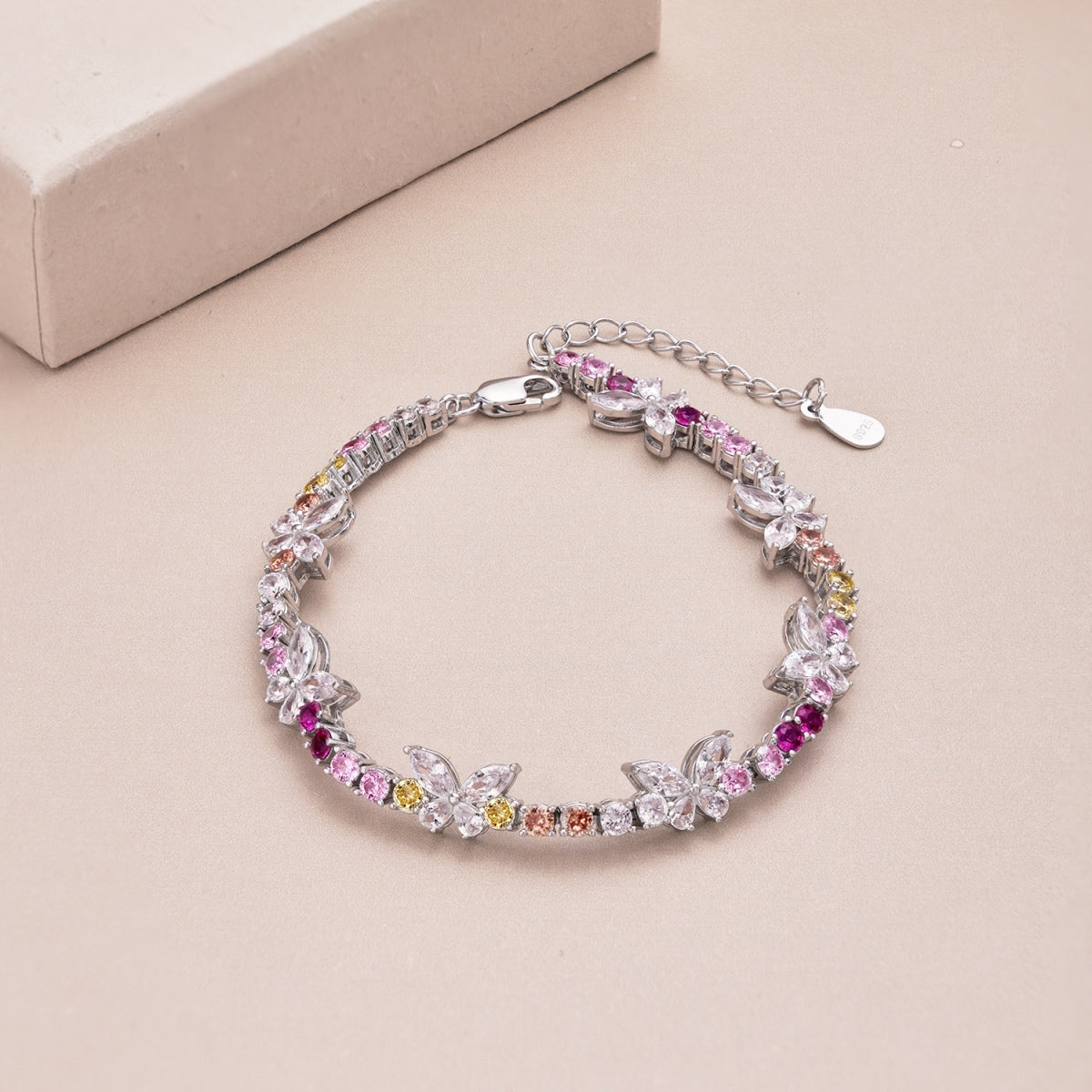 [Royal Jewellery]Ornate Colorful Butterfly Shape Round Cut Daily Bracelet