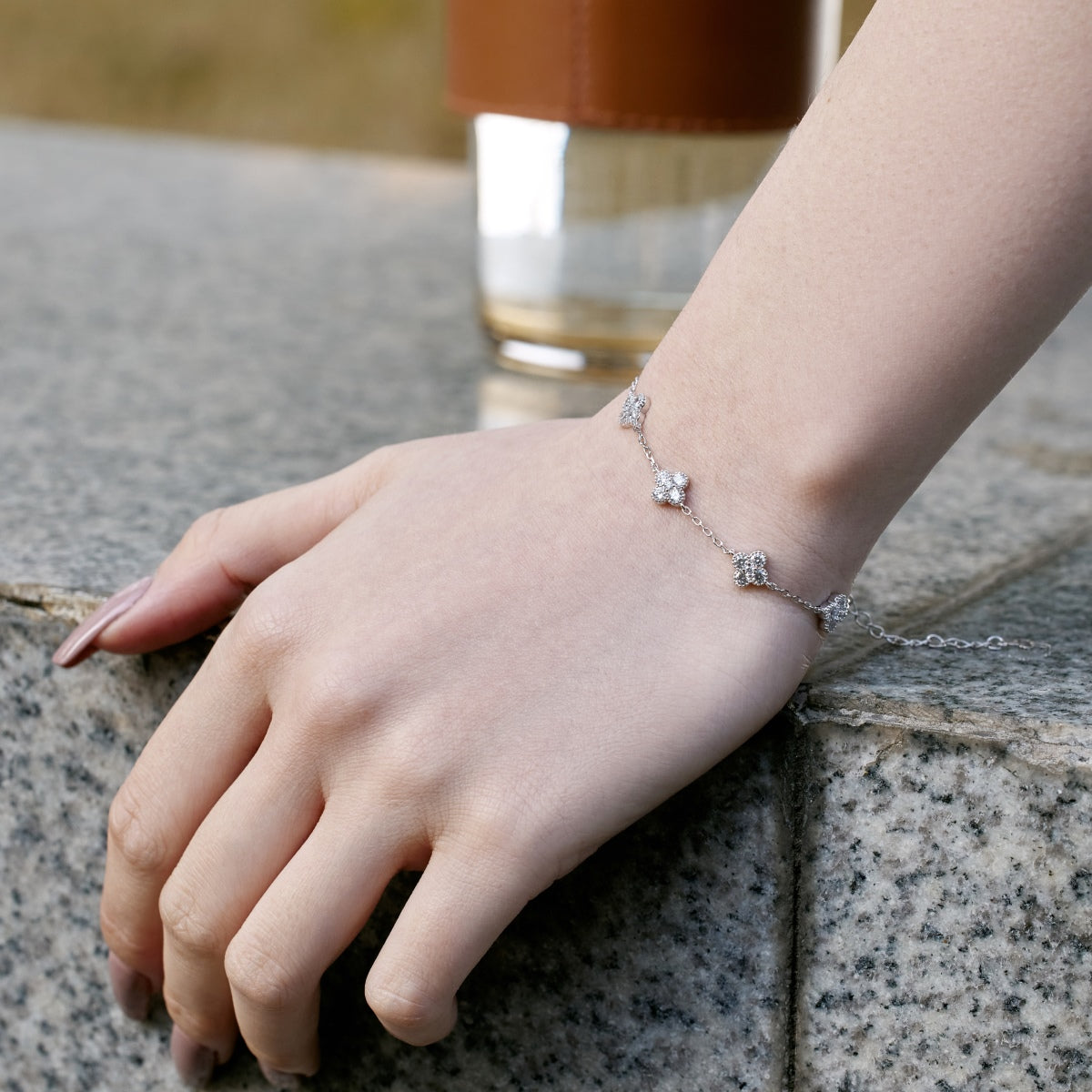 [Royal Jewellery]Four-Leaf Clover Hollow Butterfly Bracelet
