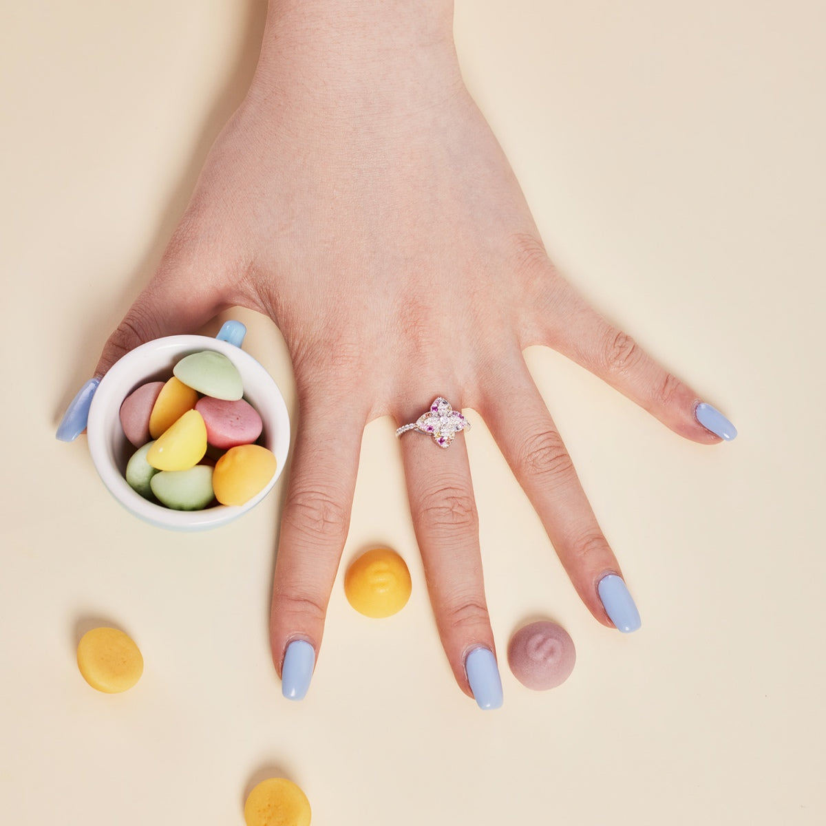 [Royal Jewellery]Luxurious Colorful Flower Shape Banquet Ring