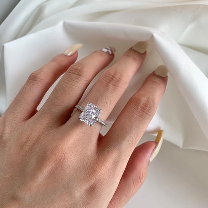 [Royal Jewellery]4.0 Carat Luxurious Engagement Ring
