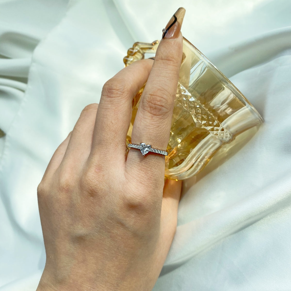 [Royal Jewellery]0.5 Carat CaratEternity Charming Heart Shape Lover Ring