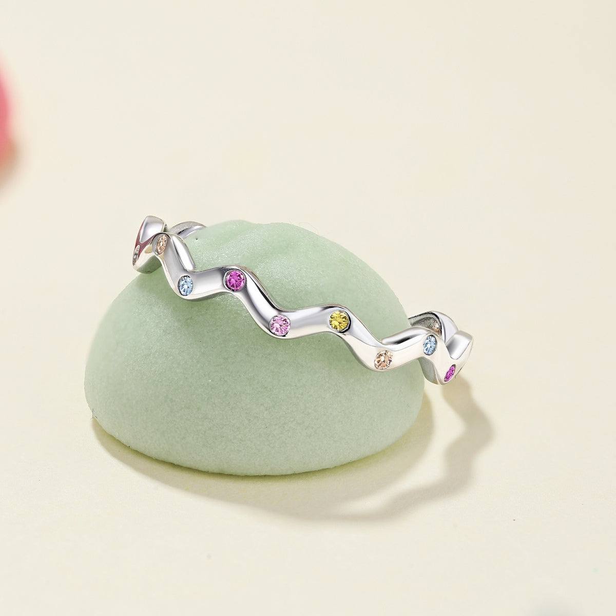 [Royal Jewellery]Ornate Vibrant Round Cut Daily Ring