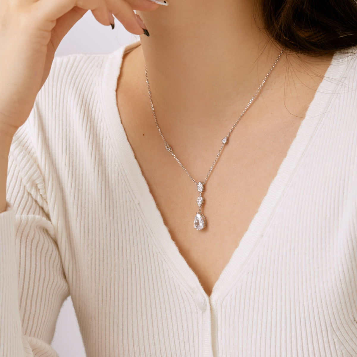 [Royal Jewellery]Dazzling Pear Cut Necklace