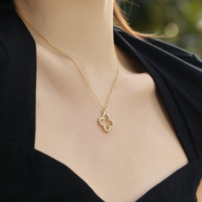 [Royal Jewellery]Four-Leaf Clover Hollow Design Exquisite Necklace