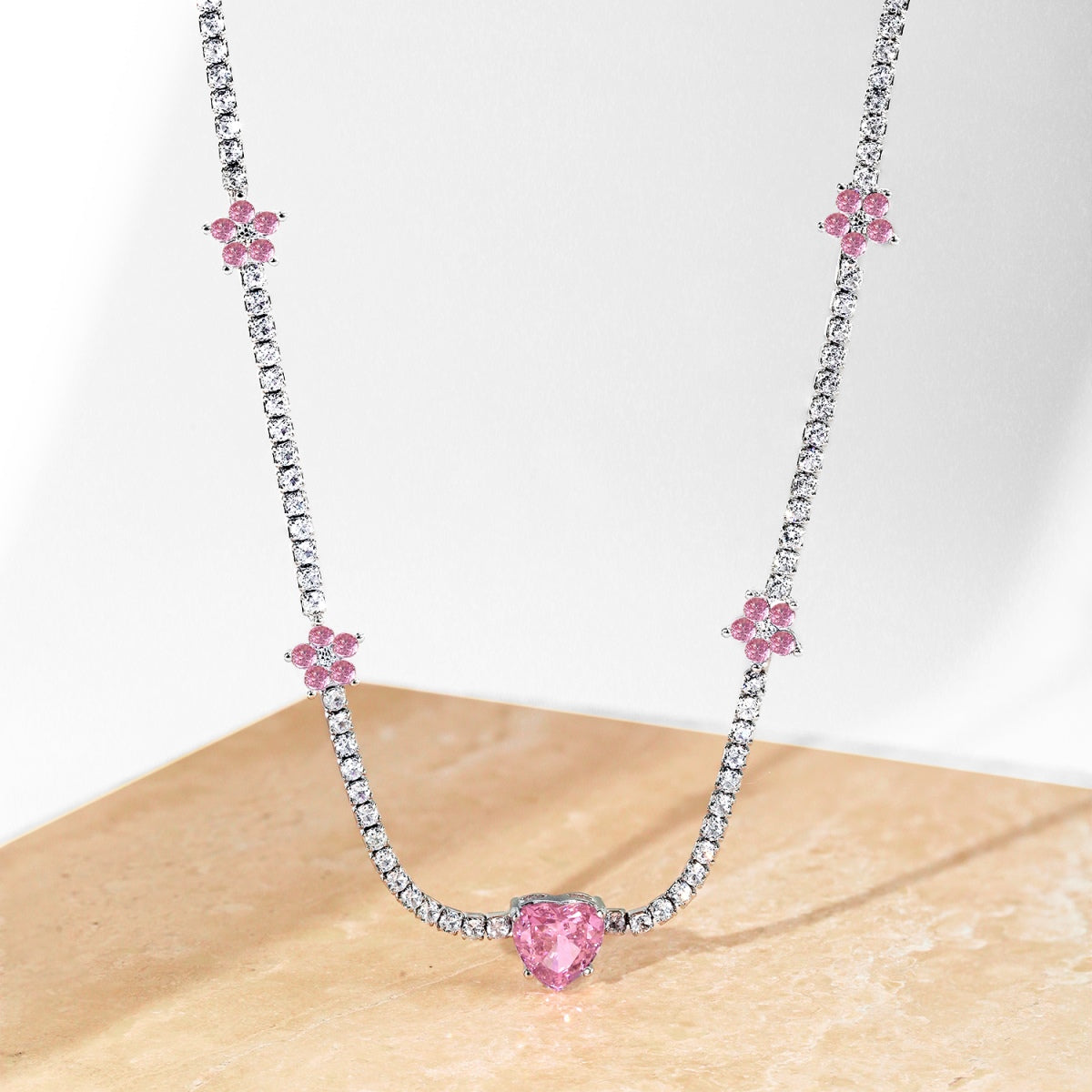 [Royal Jewellery]Dazzling Pink Heart Flower Necklace
