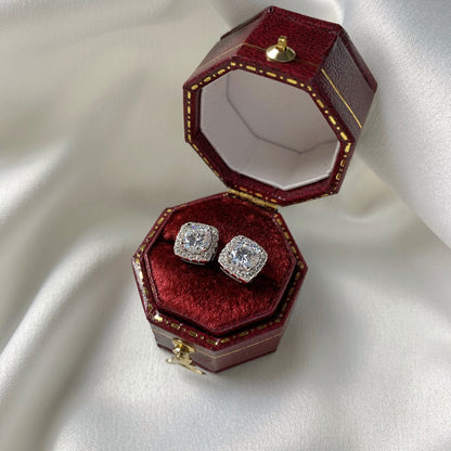 [ROYAL]Classic Round Center Stone Stud Earrings