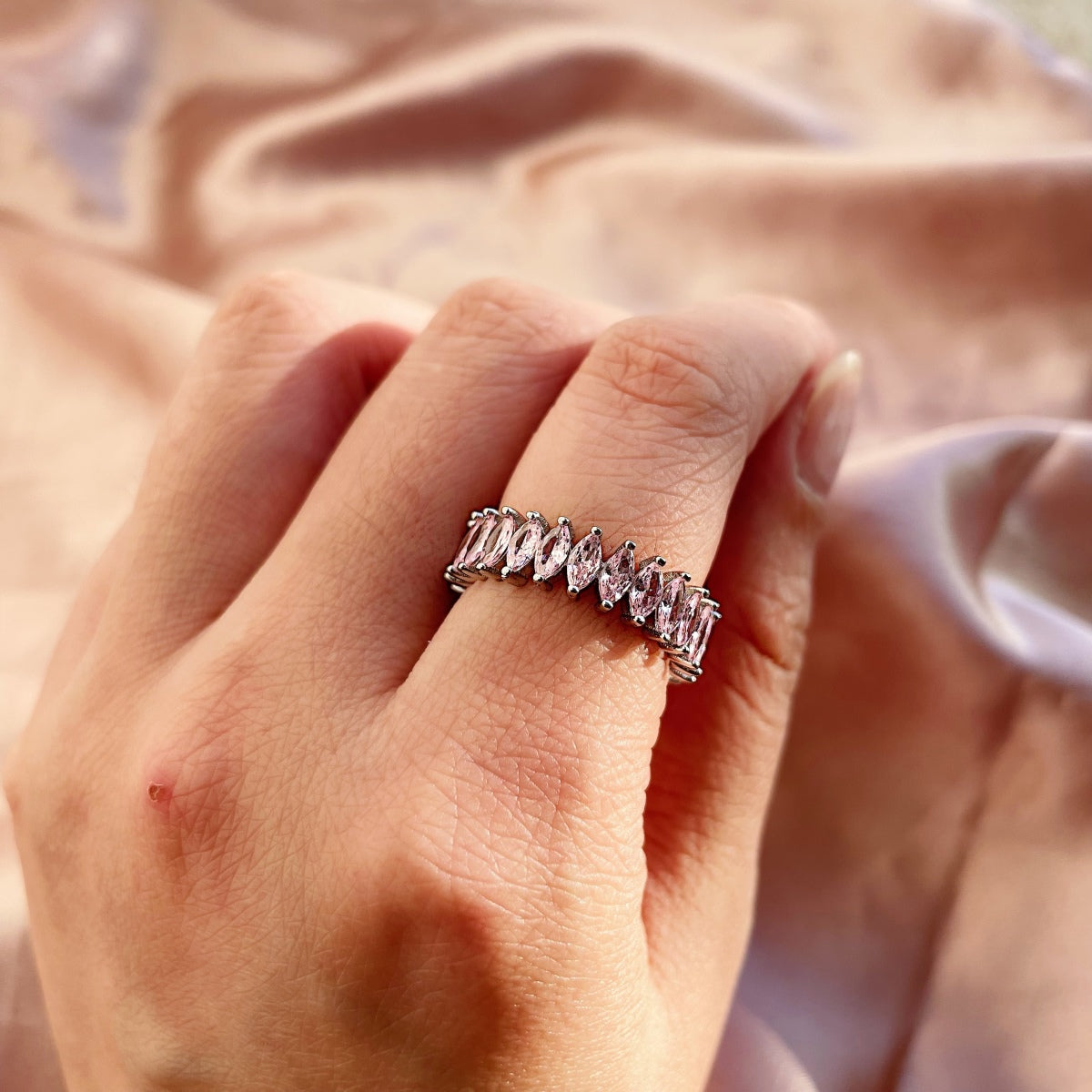 [Royal Jewellery]Gorgeous Marquise Cut Tennis Ring
