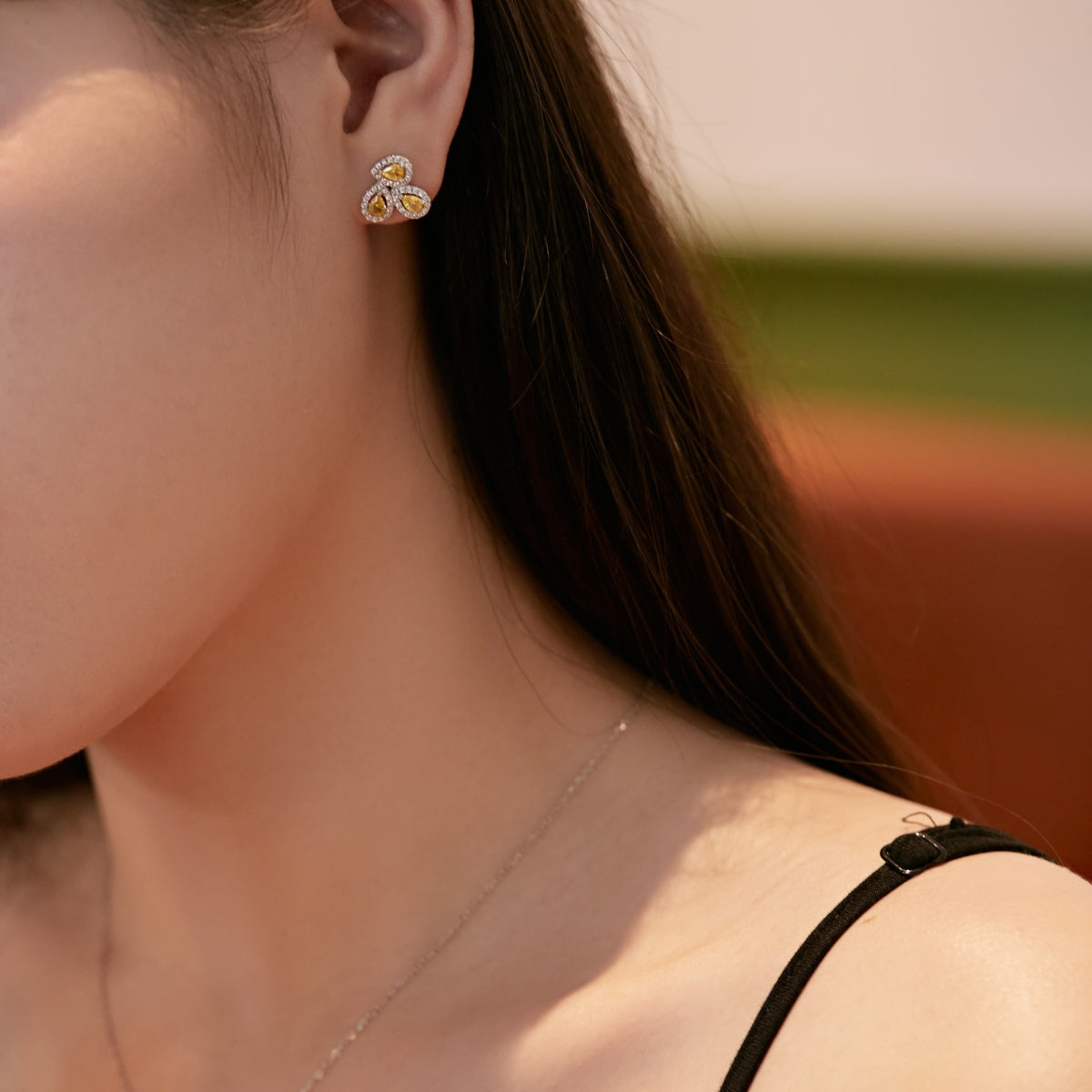 [Royal Jewellery]Ornate Flower Shape Pear Cut Lover Earrings