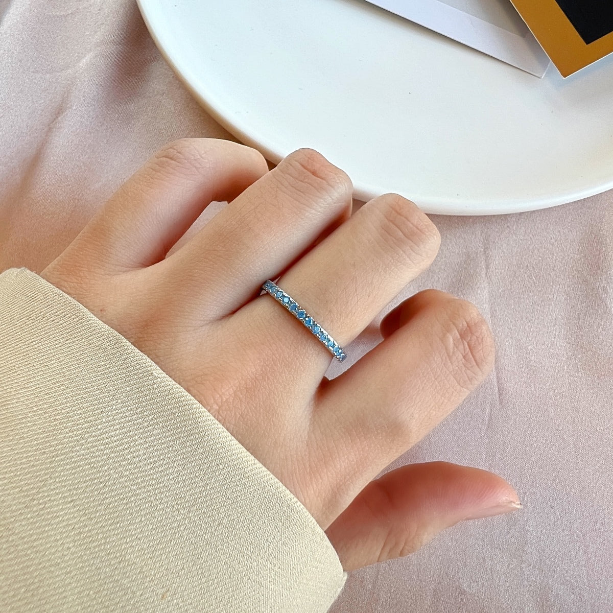 [Royal Jewellery]Delicate Sparkling Round Cut Daily Ring