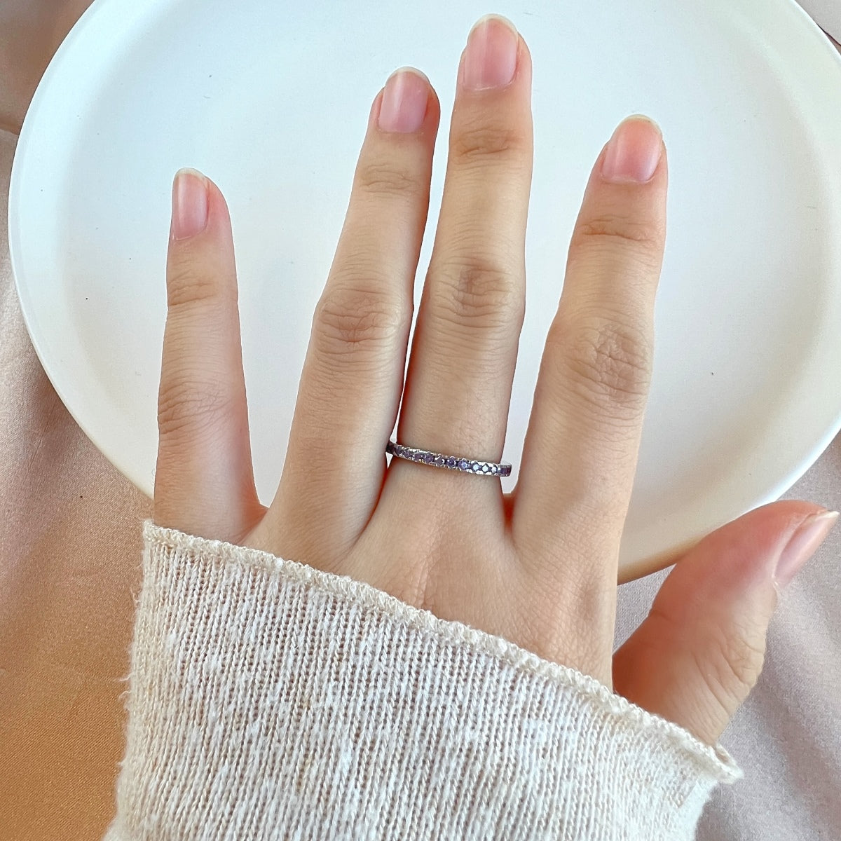 [Royal Jewellery]Delicate Sparkling Round Cut Daily Ring