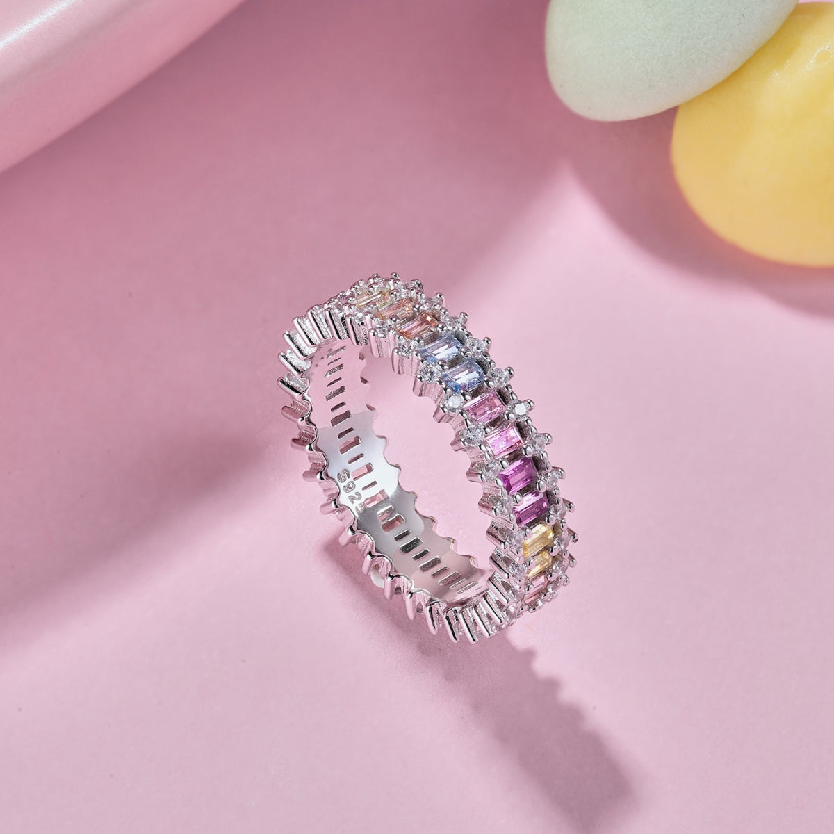 [Royal Jewellery]Splashy Ornate Emerald Cut Cocktail Ring