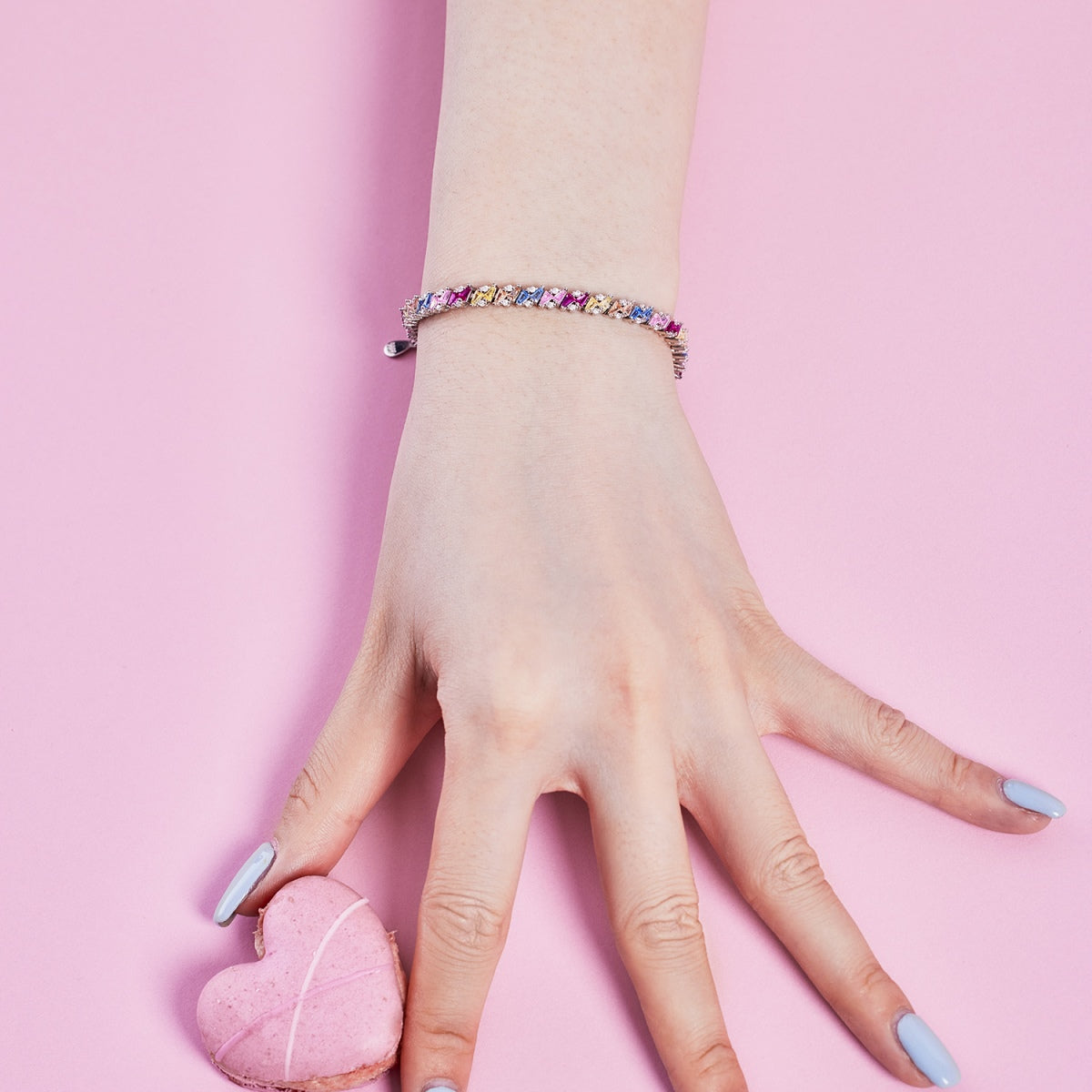 [Royal Jewellery]Ornate Sparkling Multi Cut Party Bracelet