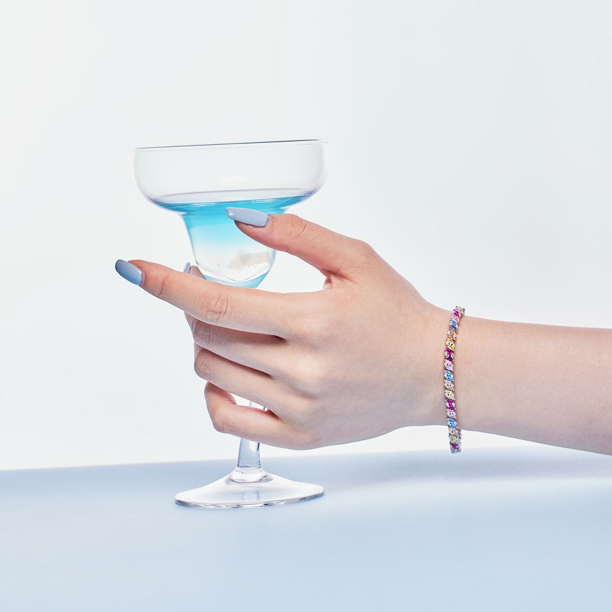 [Royal Jewellery]Ornate Sparkling Multi Cut Party Bracelet