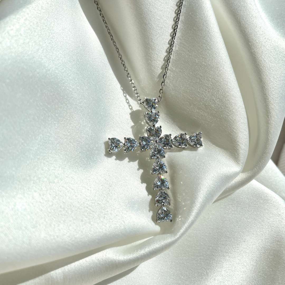 [ROYAL]Radiant Cross Shape Necklace