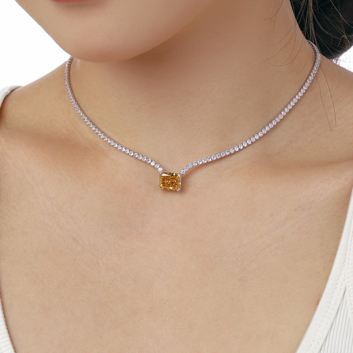 [Royal Jewellery]4.0 Carat Elegant Radiant Cut Necklace