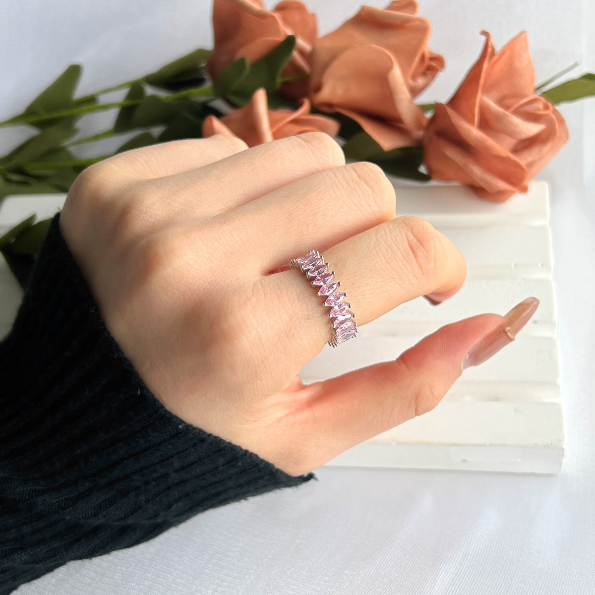 [Royal Jewellery]Gorgeous Marquise Cut Tennis Ring