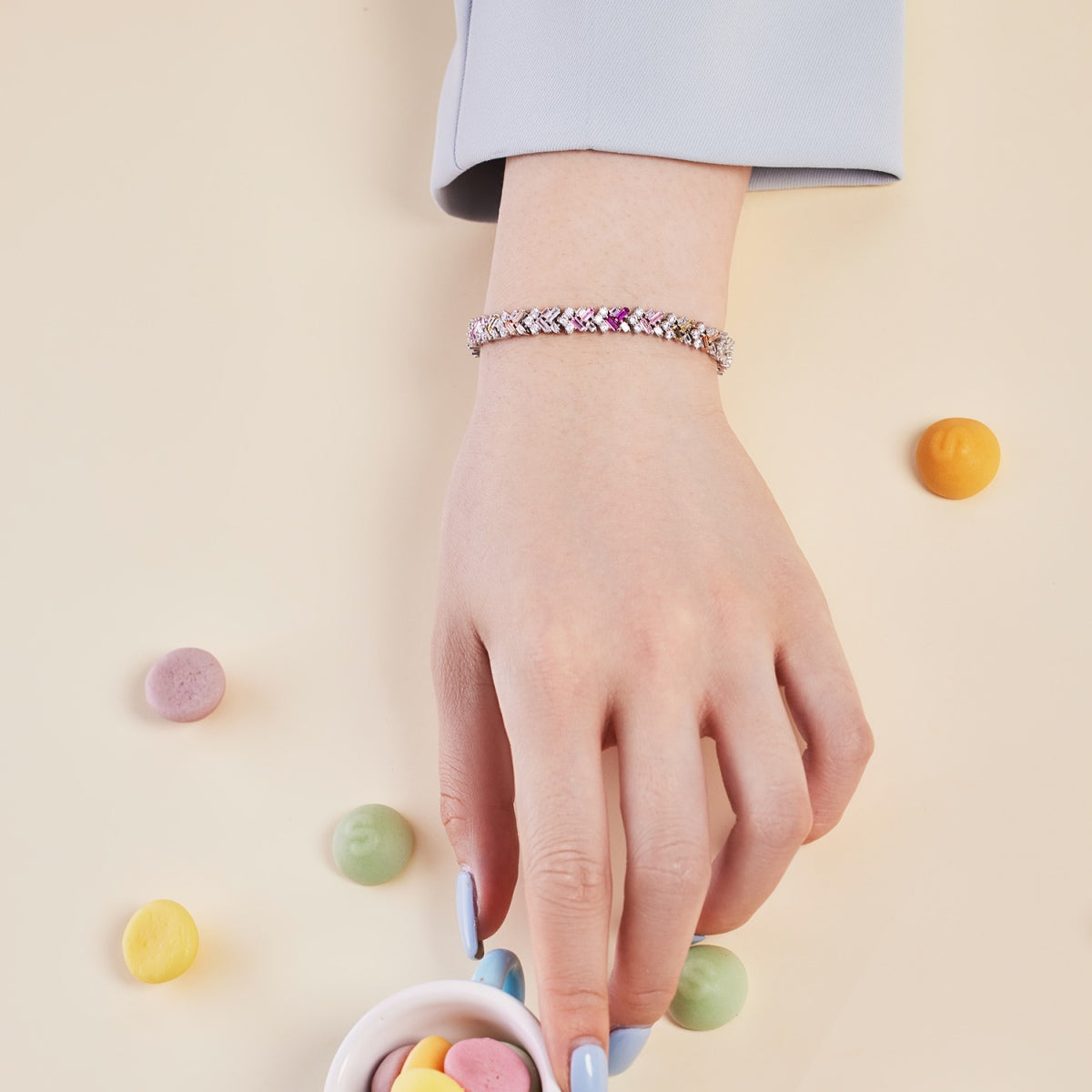[Royal Jewellery]Dazzling Unique Multi Shape Daily Bracelet