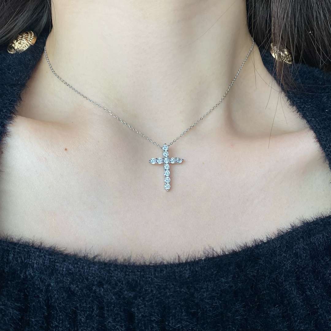 [Royal Jewellery]Unique Cross Shape Necklace