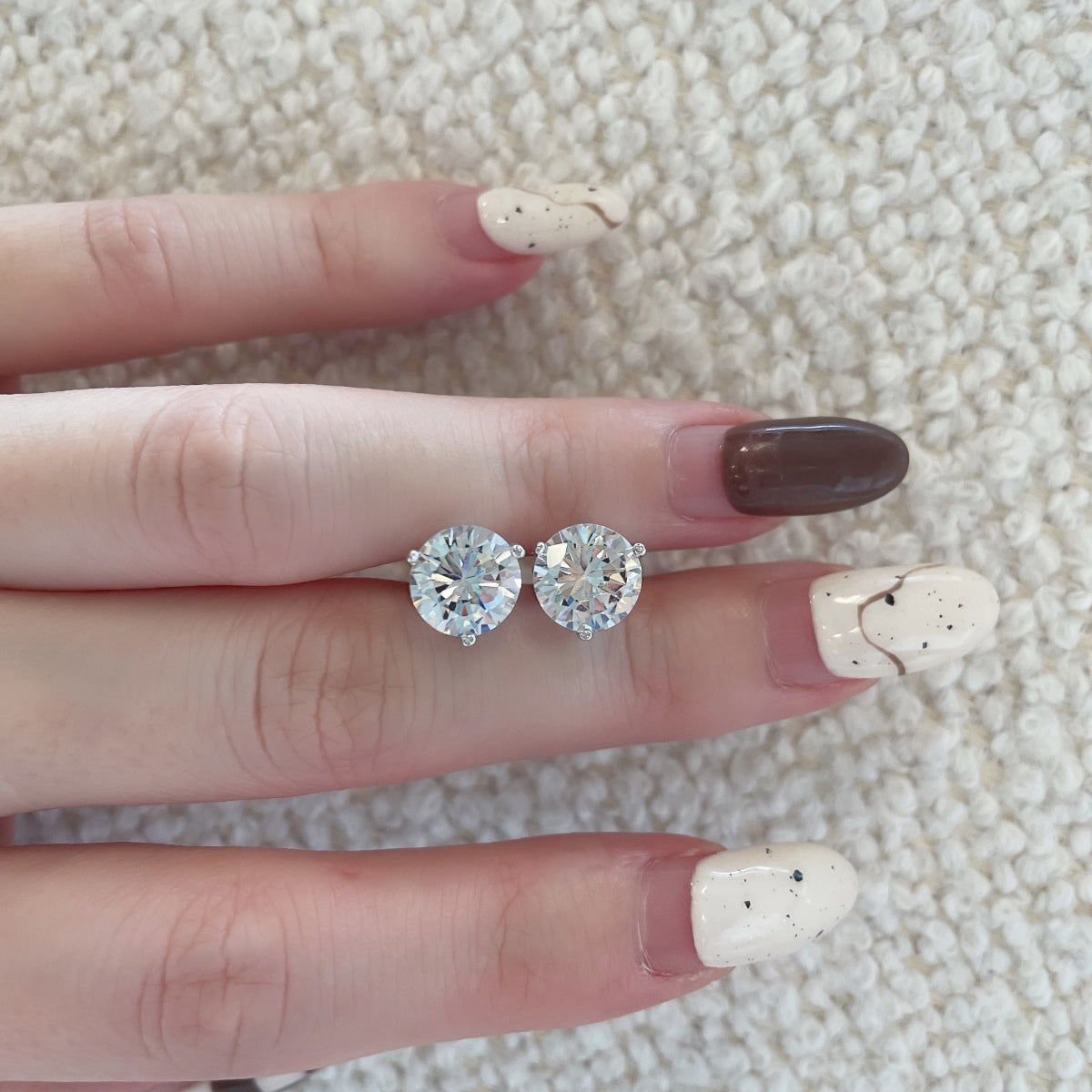 [Royal Jewellery]Dainty Round Shape Earrings