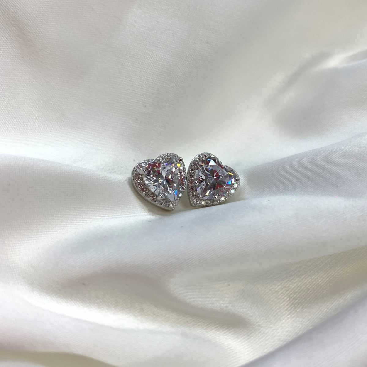 [ROYAL]Sparkling Heart Shape Lover Earrings