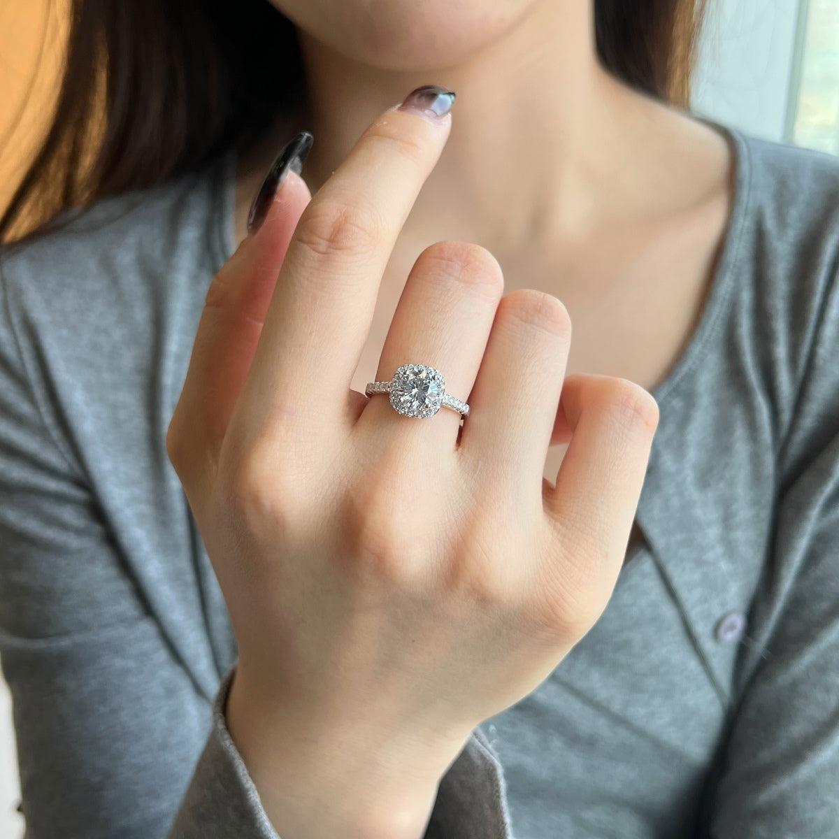[Royal Jewellery]Dazzling Resplendent Round Cut Wedding Ring