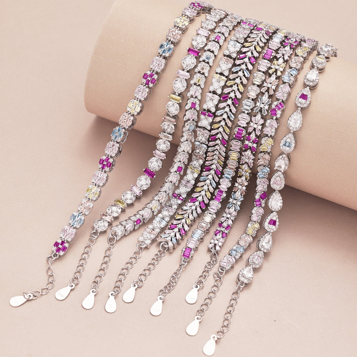 [Royal Jewellery]Unique Colorful Flower Shape Daily Bracelet