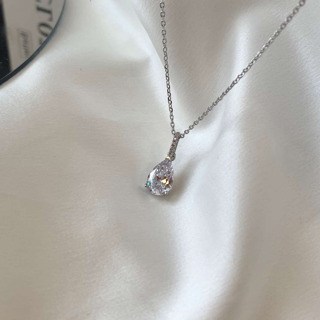 [Royal Jewellery]Delicate Water Drop Shape Fashion Necklace