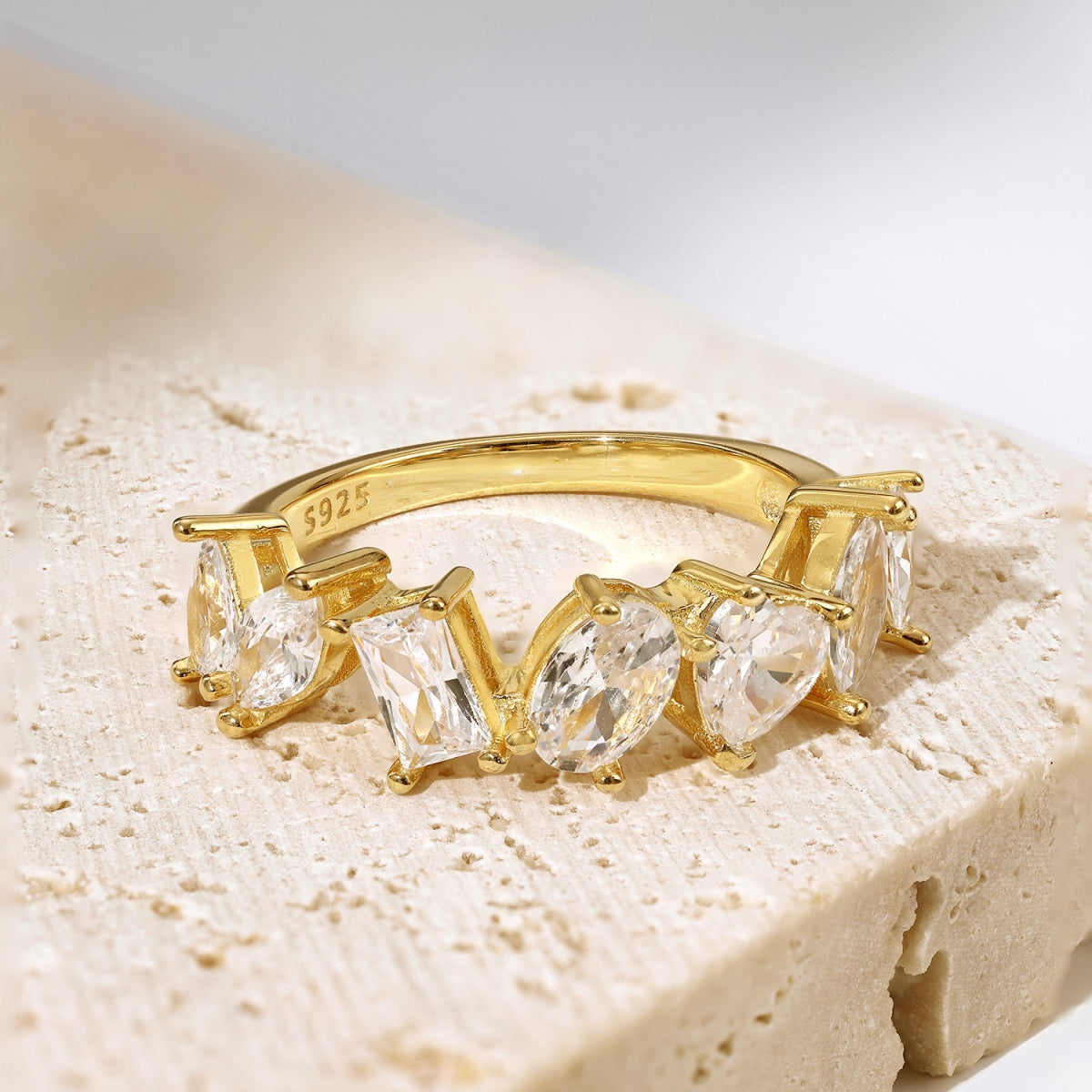 [Royal Jewellery]Delicate Multi Cut Ring