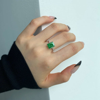 [Royal Jewellery]4.0 Carat Luxurious Engagement Ring