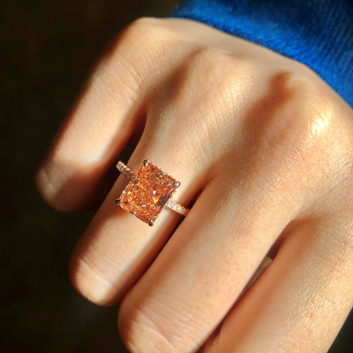 [Royal Jewellery]4.0 Carat Luxurious Engagement Ring