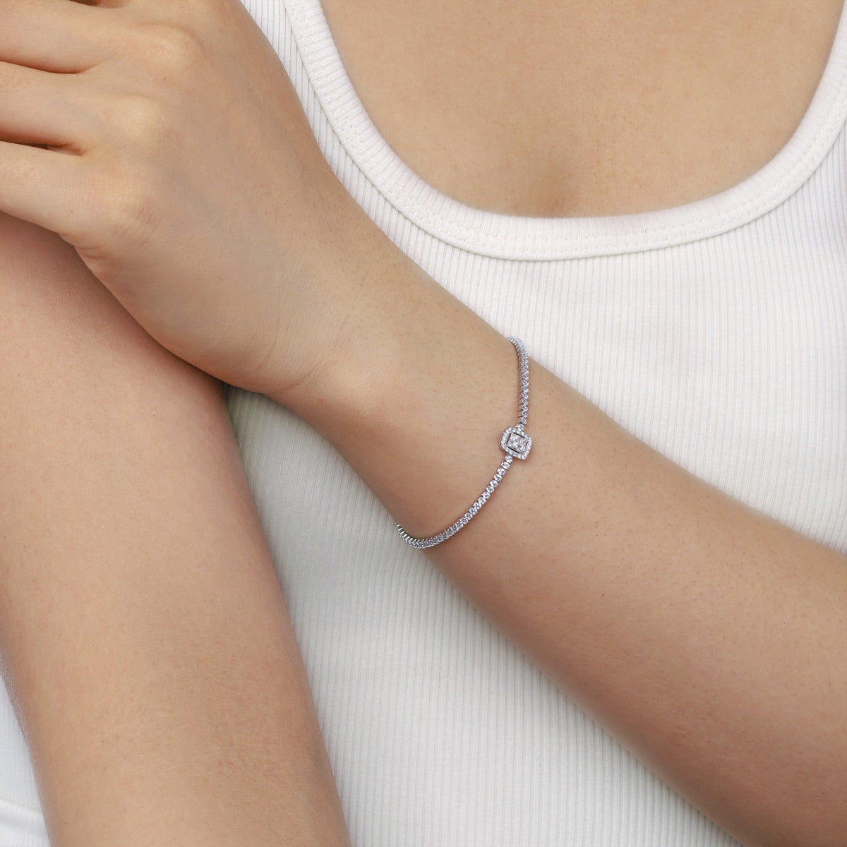 [Royal Jewellery]Luxurious Dazzling Square Shape Banquet Bracelet
