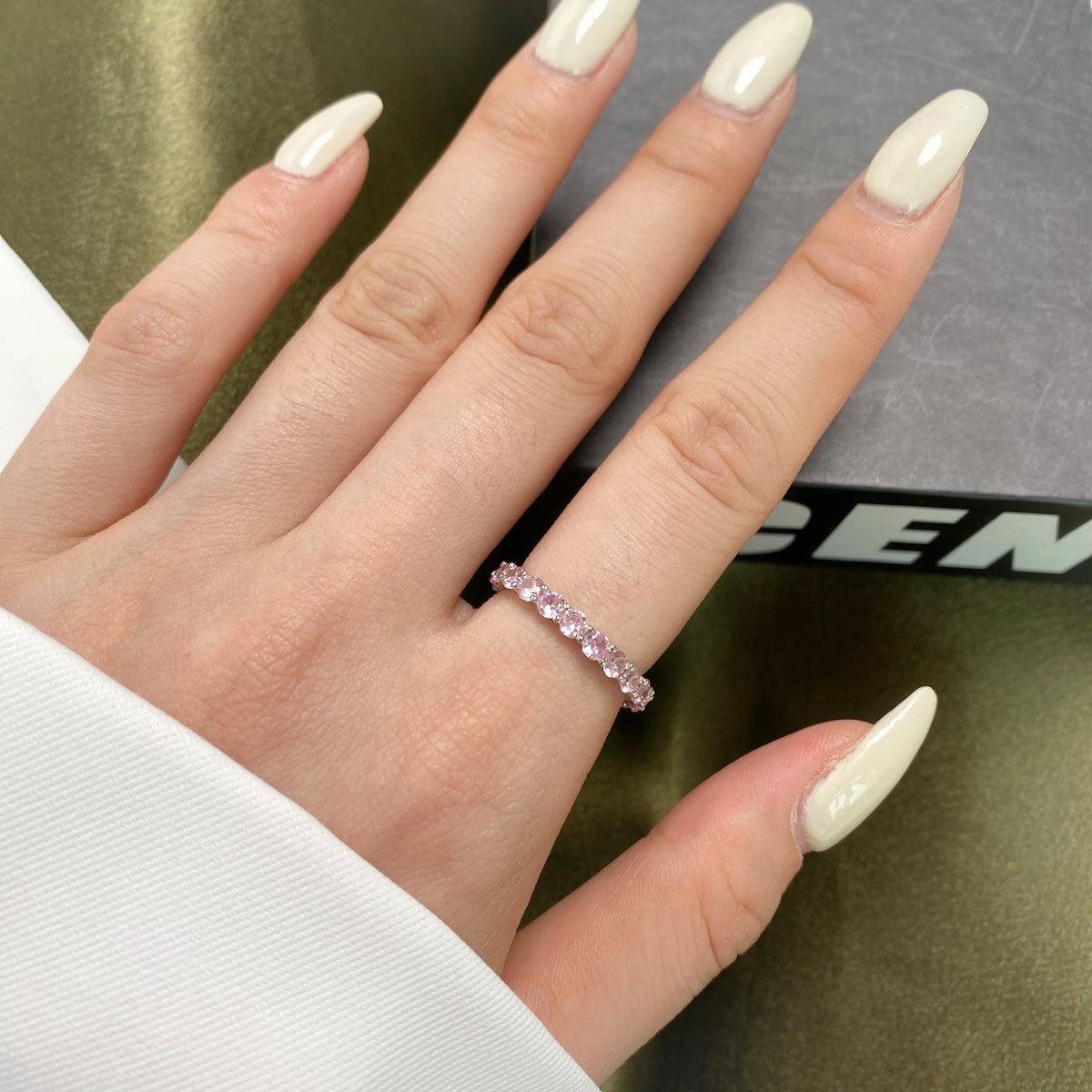 [Royal Jewellery]Sparkling Round Cut Tennis Ring