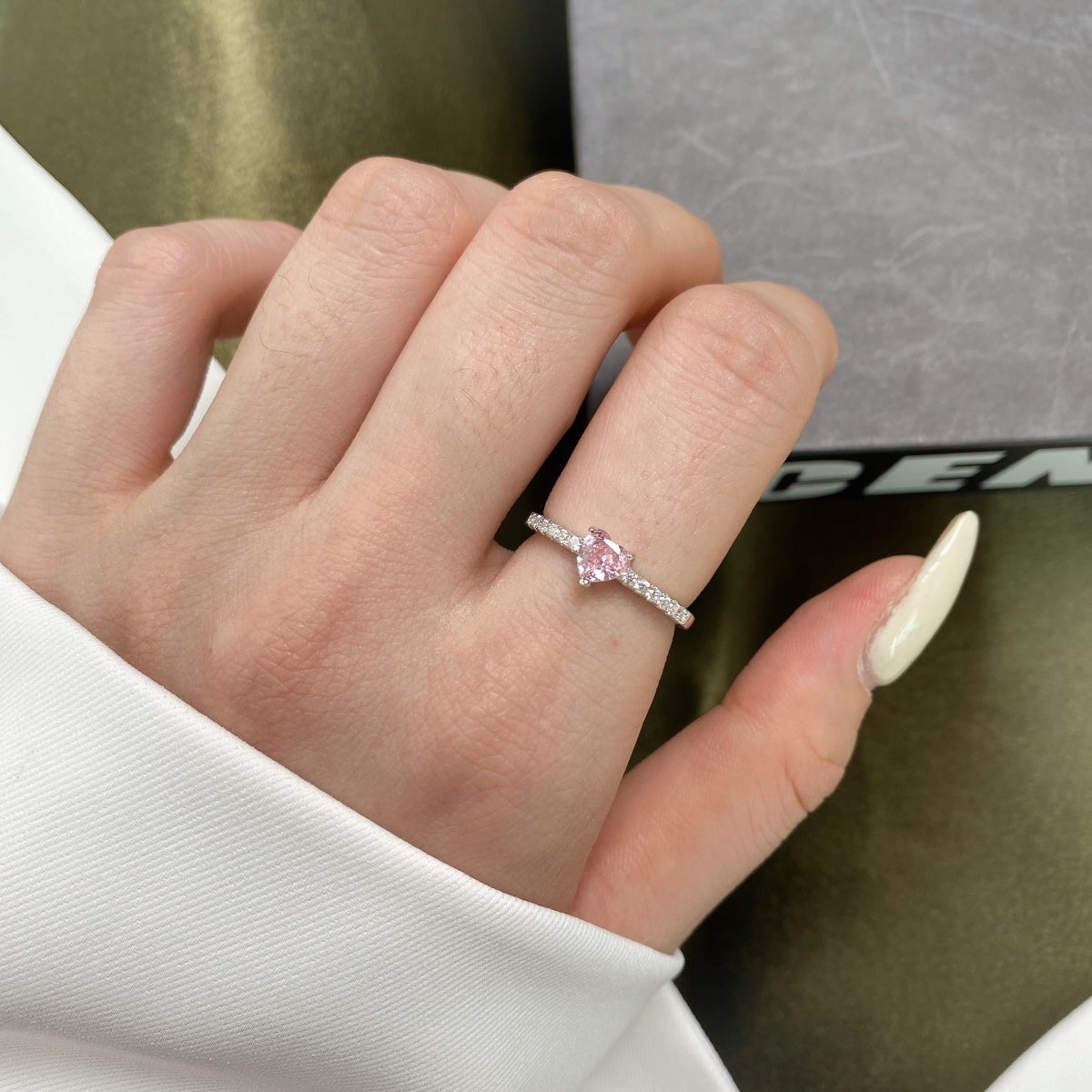 [Royal Jewellery]0.5 Carat CaratEternity Charming Heart Shape Lover Ring