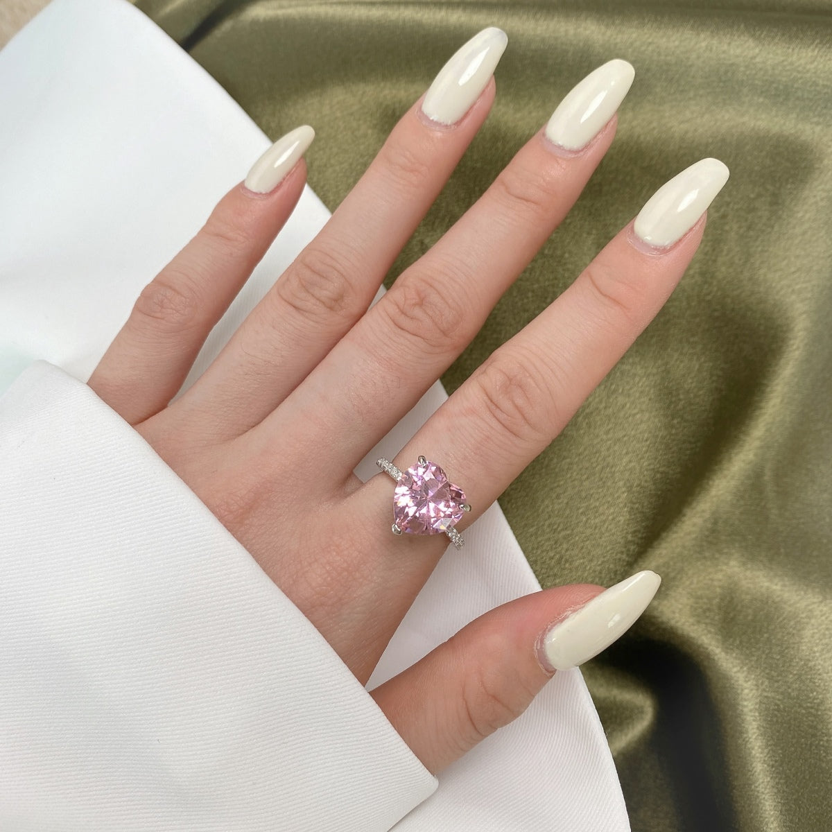 [Royal Jewellery]6.0 Carat Luxurious Sparkling Romantic Heart Cut Lover Ring