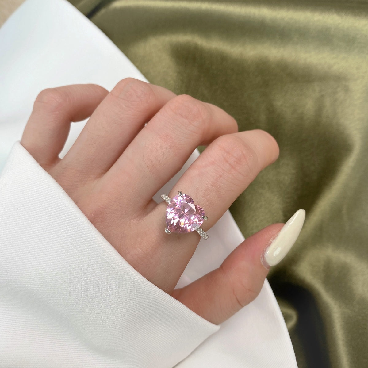 [Royal Jewellery]6.0 Carat Luxurious Sparkling Romantic Heart Cut Lover Ring