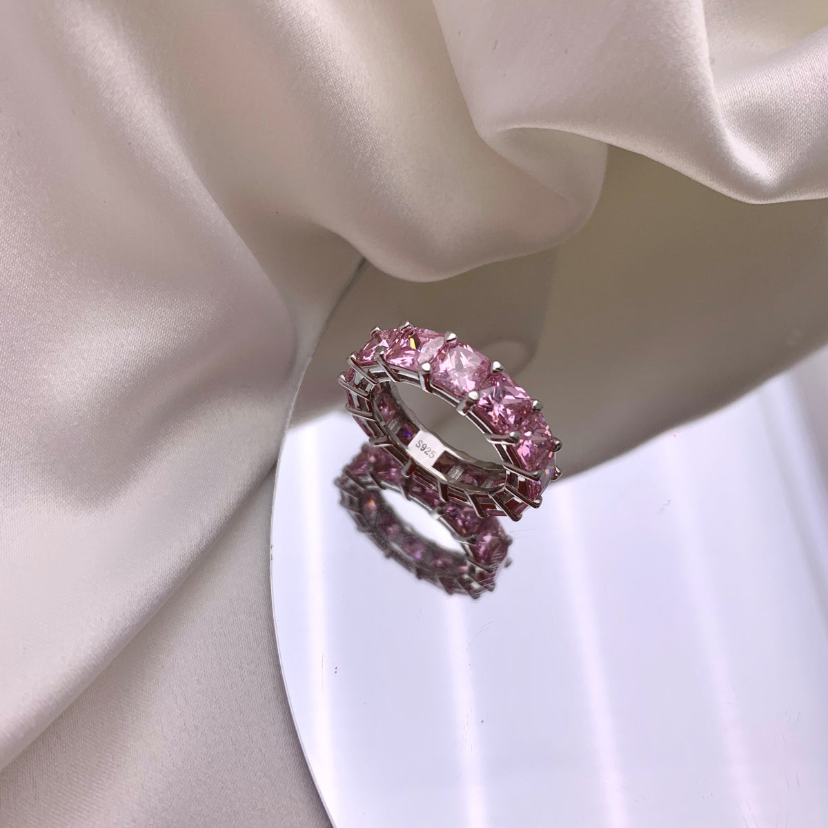 [Royal Jewellery]Elegant Princess Cut Tennis Ring