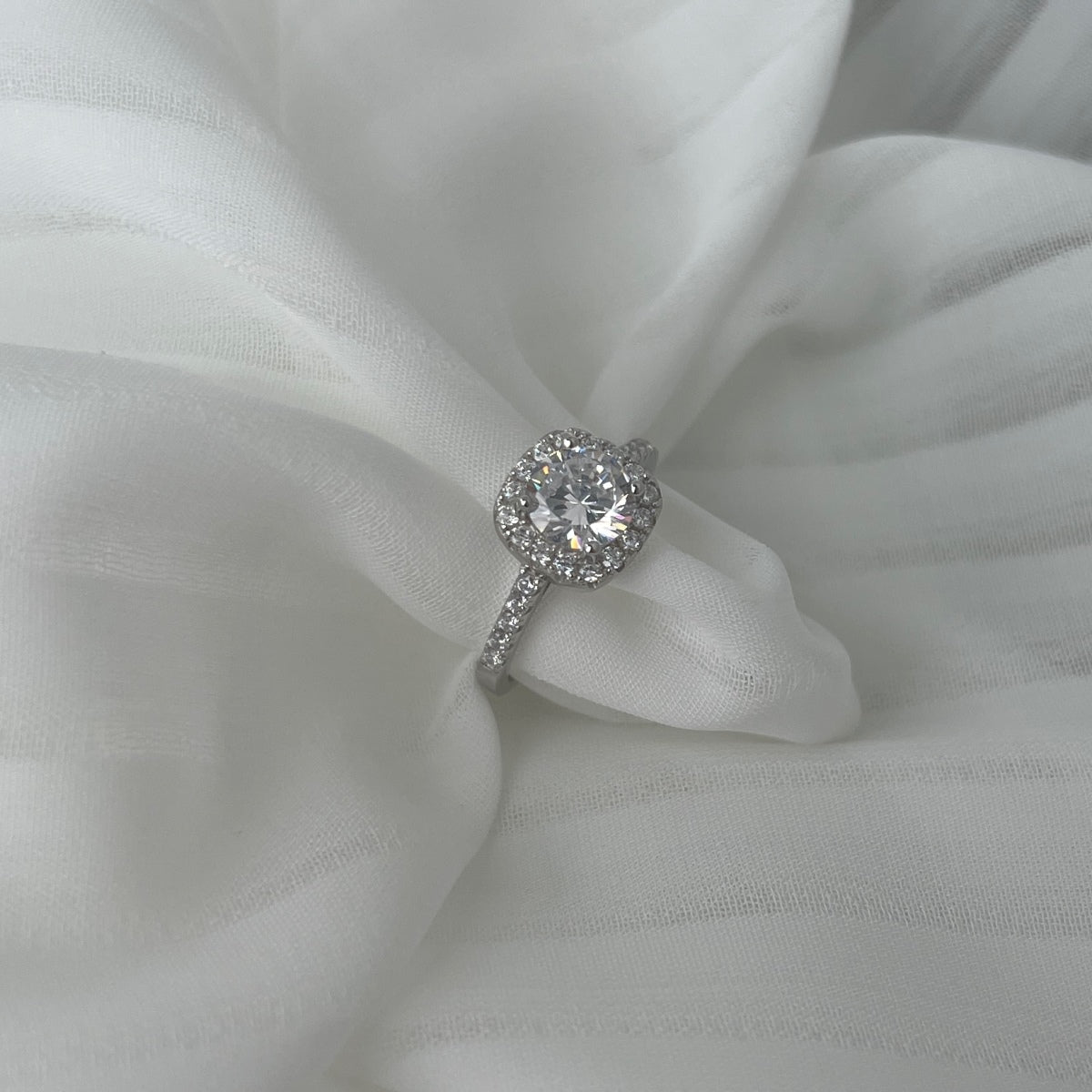 [Royal Jewellery]Dazzling Resplendent Round Cut Wedding Ring