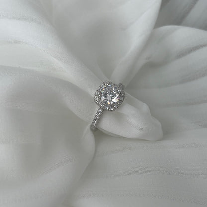 [Royal Jewellery]Dazzling Resplendent Round Cut Wedding Ring
